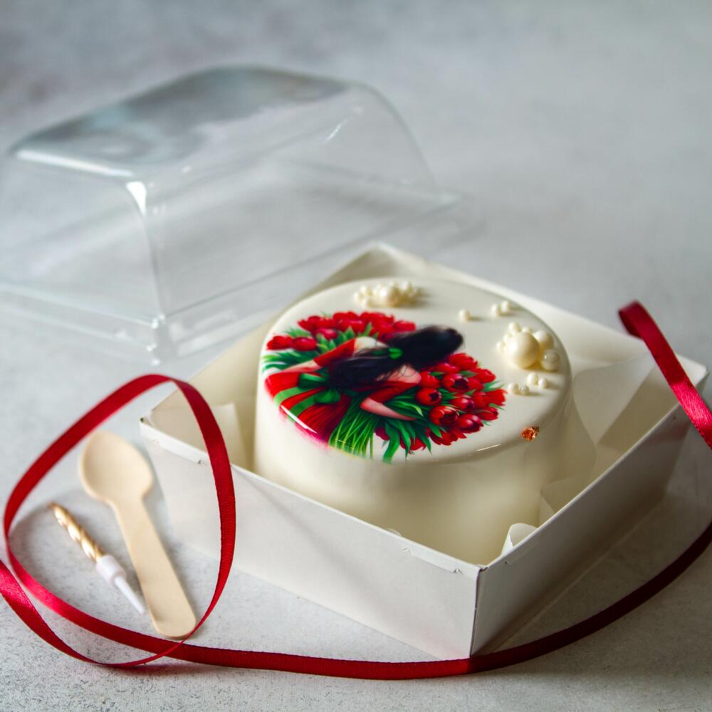 Бенто торт «Девушка с тюльпанами"