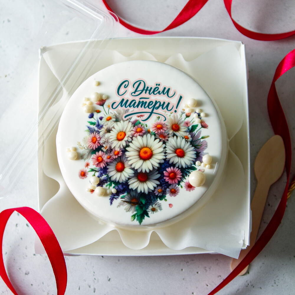Бенто торт для мамы с букетом ромашек в виде сердца