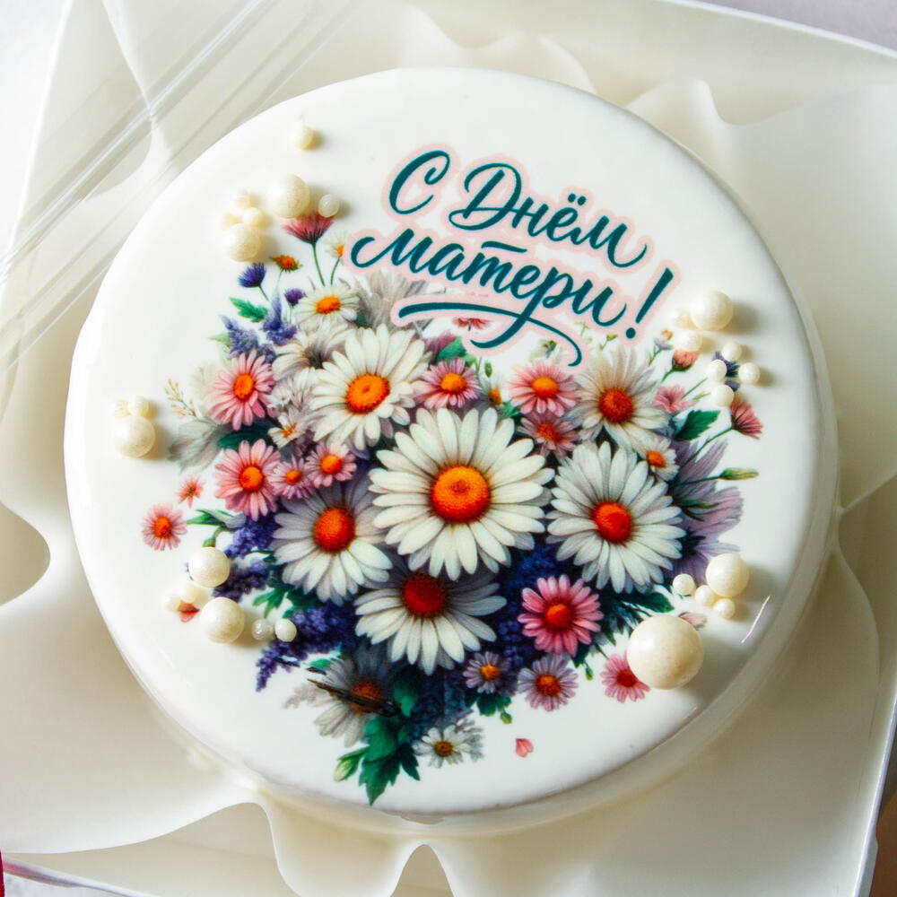 Бенто торт для мамы с букетом ромашек в виде сердца