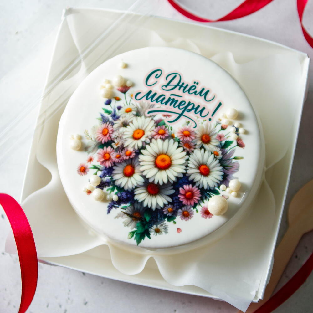 Бенто торт для мамы с букетом ромашек в виде сердца