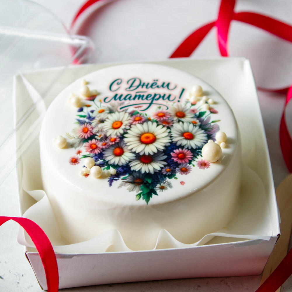 Бенто торт для мамы с букетом ромашек в виде сердца