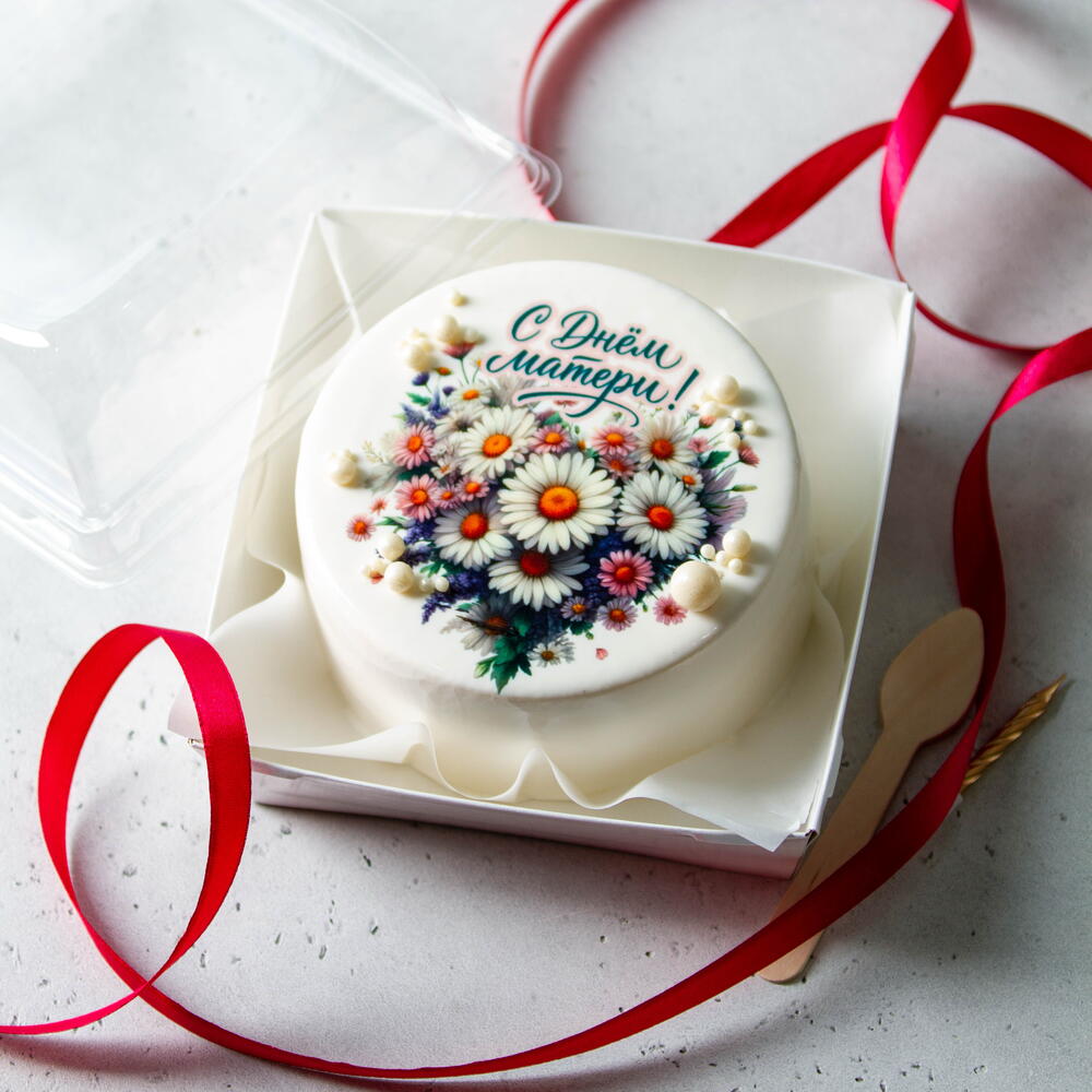 Бенто торт для мамы с букетом ромашек в виде сердца