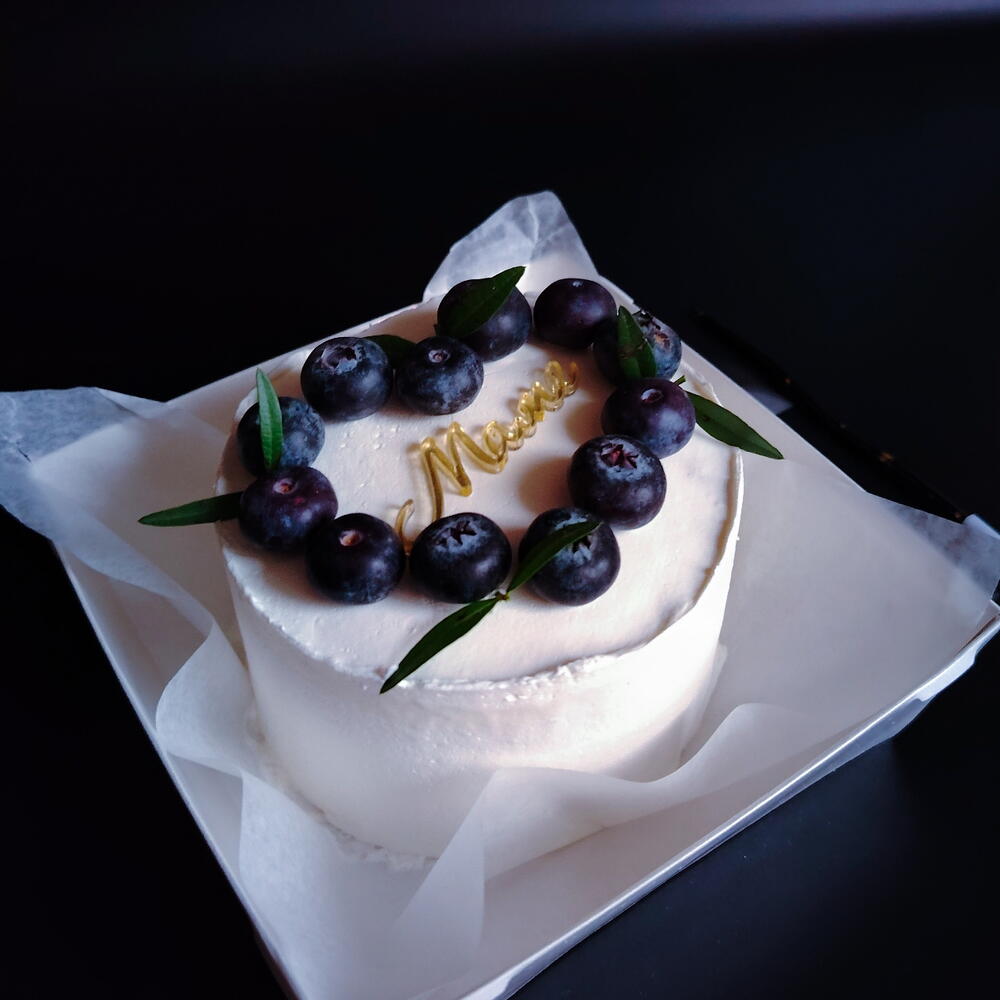 Бенто-торт для мамы с голубикой