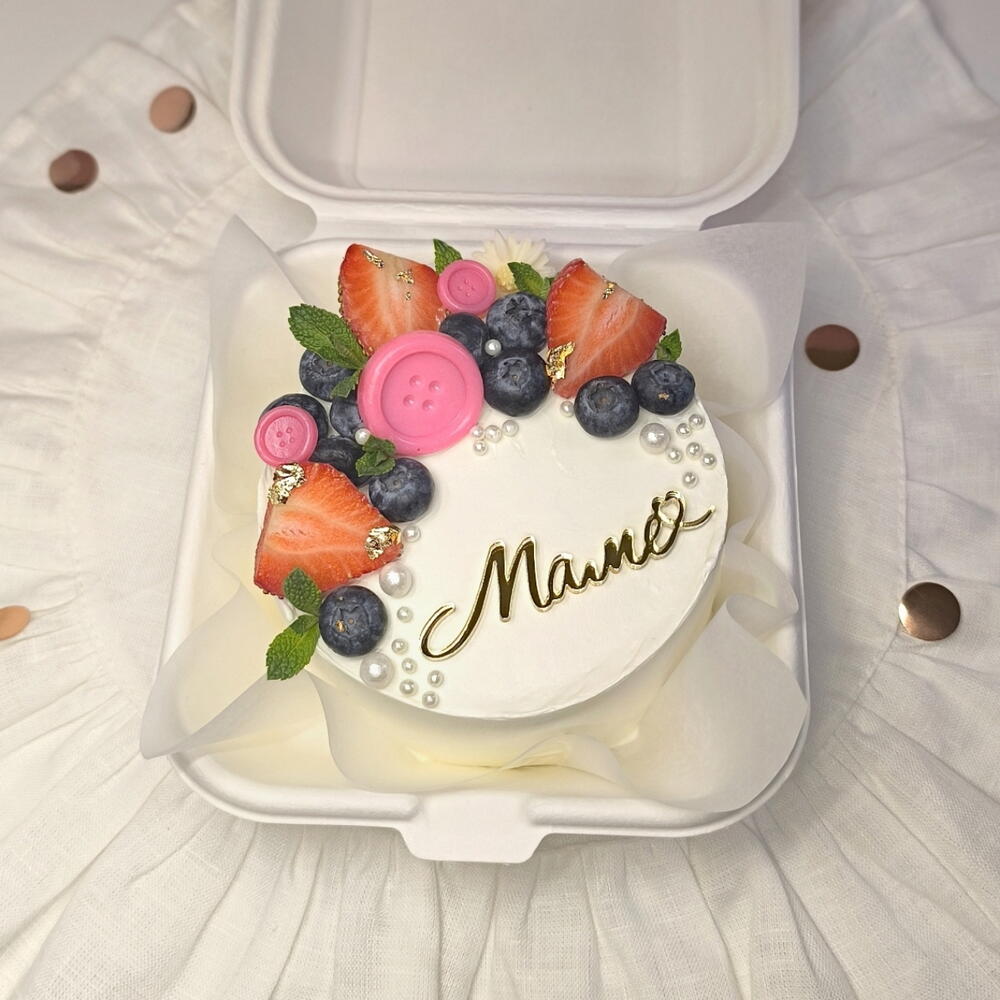 Бенто торт для мамы с ягодным оформлением, подарок на День Матери