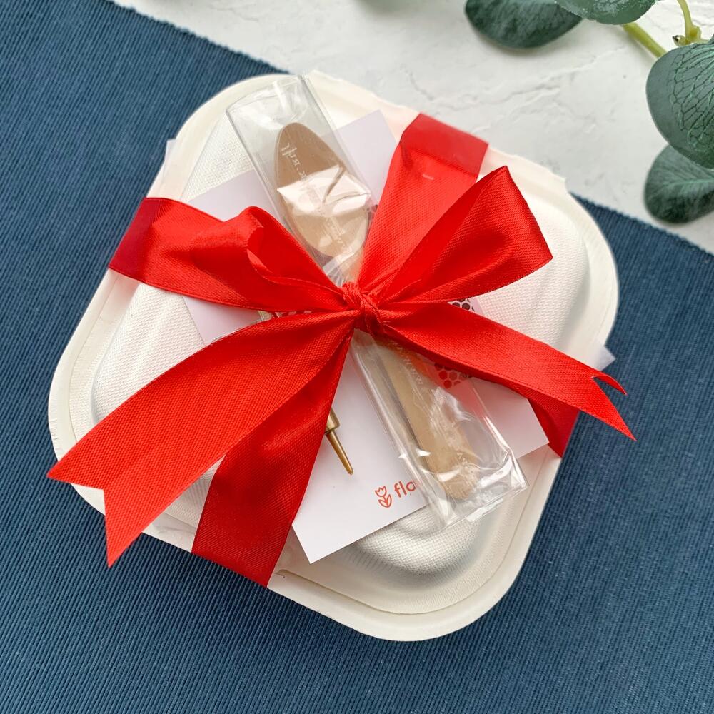 Бенто торт для подруги на девичник «Моргни, если хочешь позвонить стриптизерам»