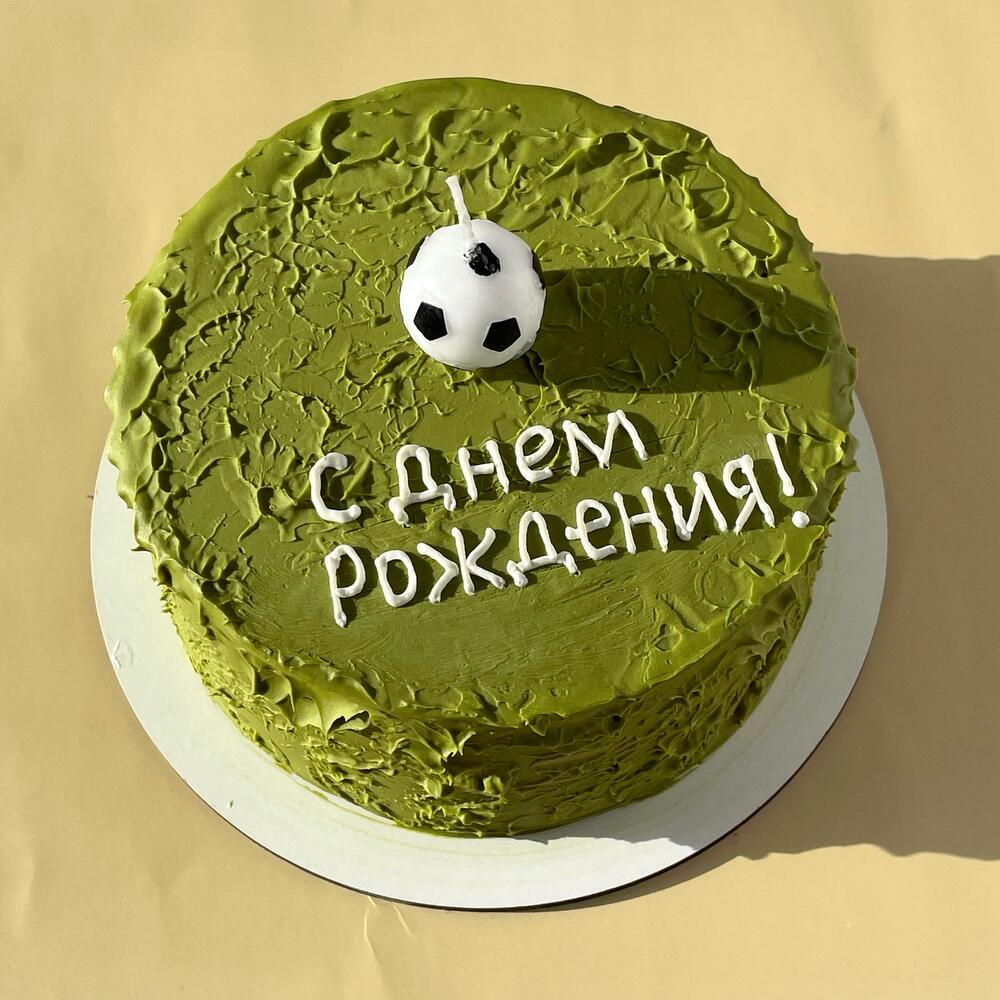 Бенто-торт Футбол со свечкой в виде мяча на день рождения