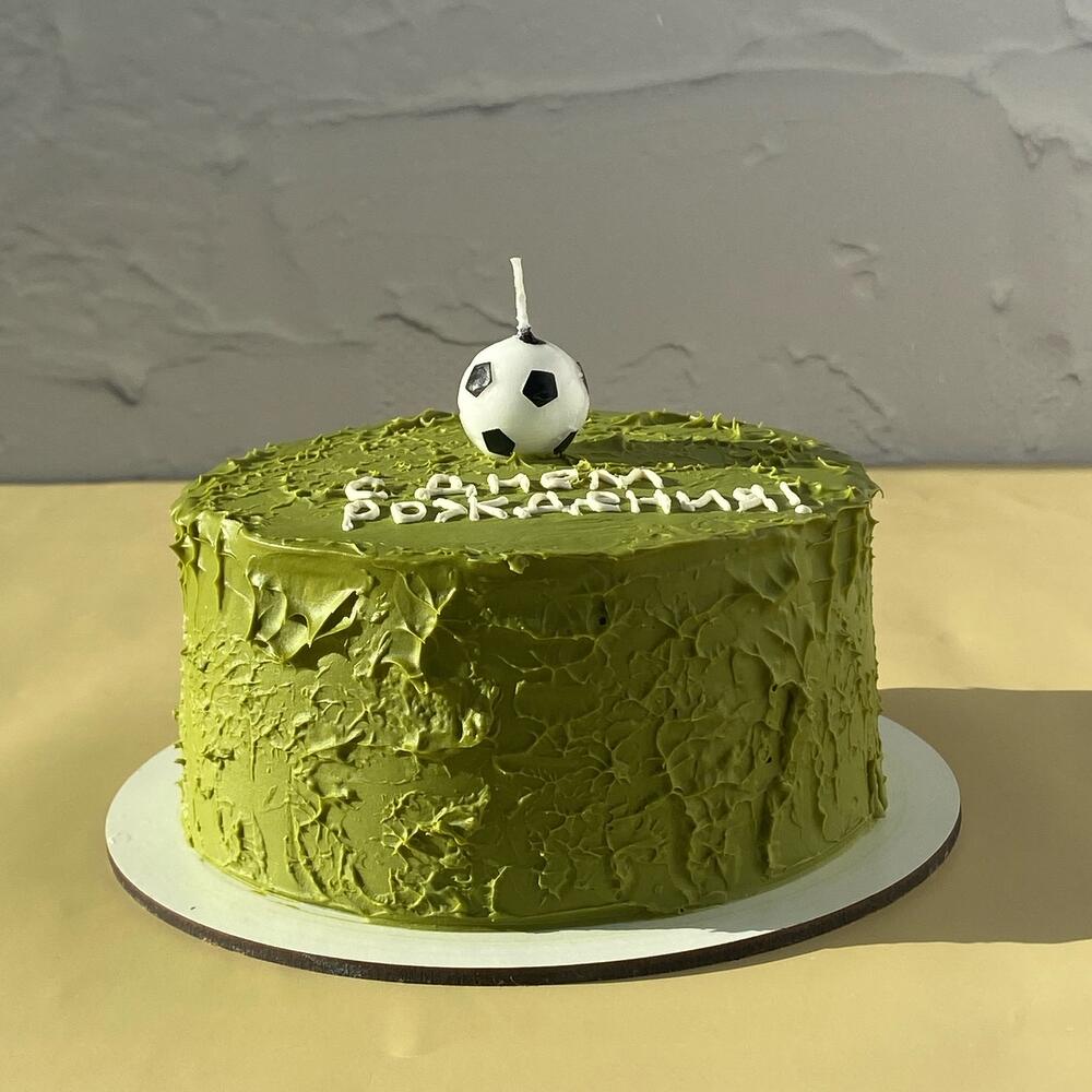 Бенто-торт Футбол со свечкой в виде мяча на день рождения
