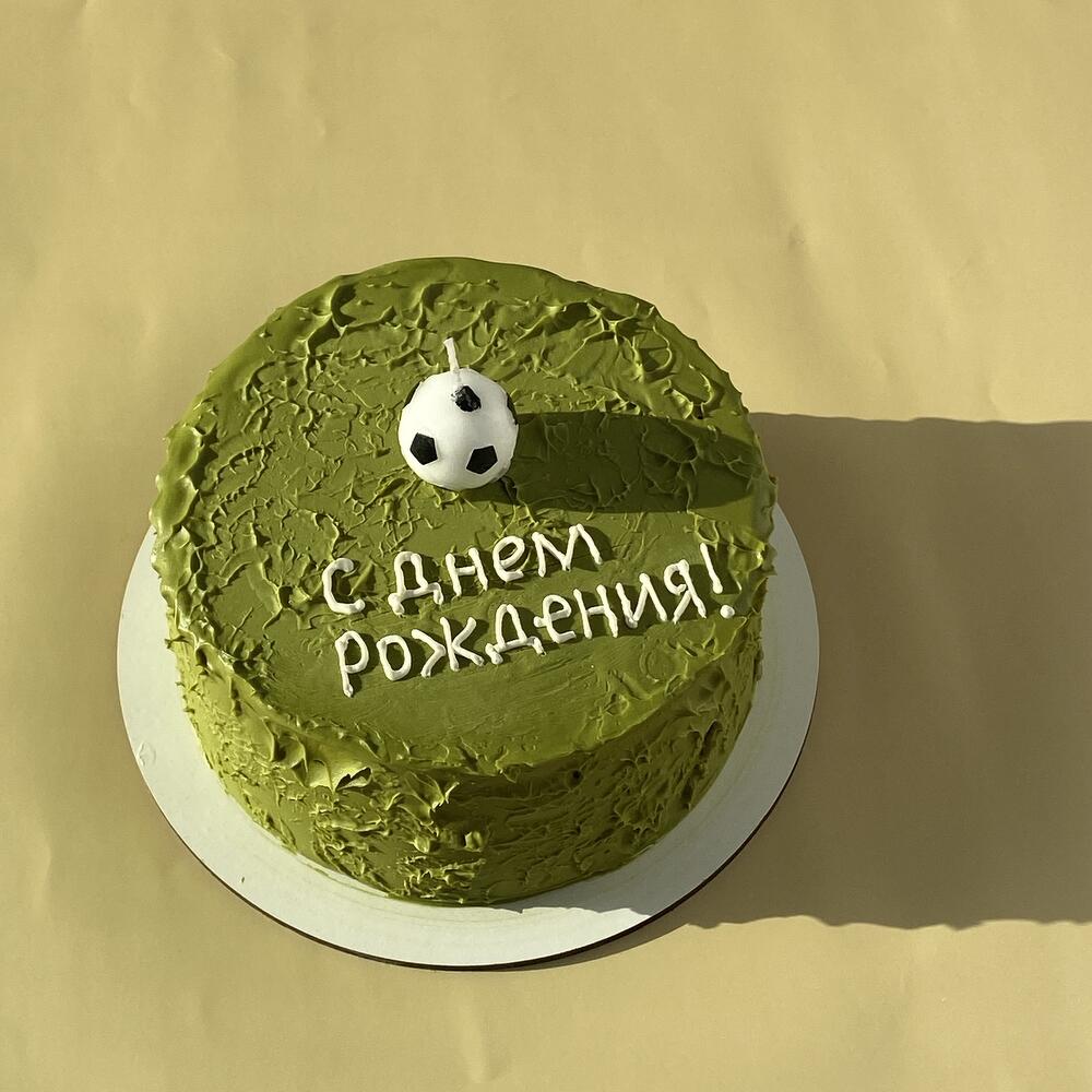 Бенто-торт Футбол со свечкой в виде мяча на день рождения