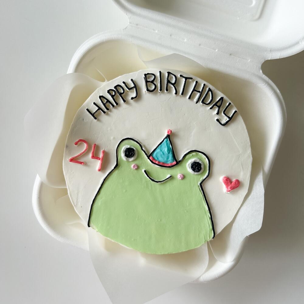 Бенто торт happy birthday с лягушкой