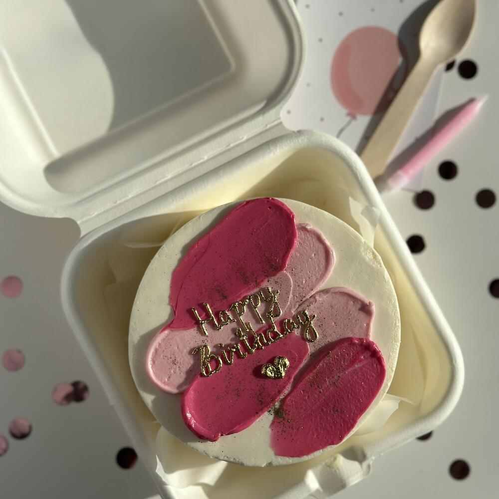 Бенто-торт "Happy birthday" с розовыми мазками