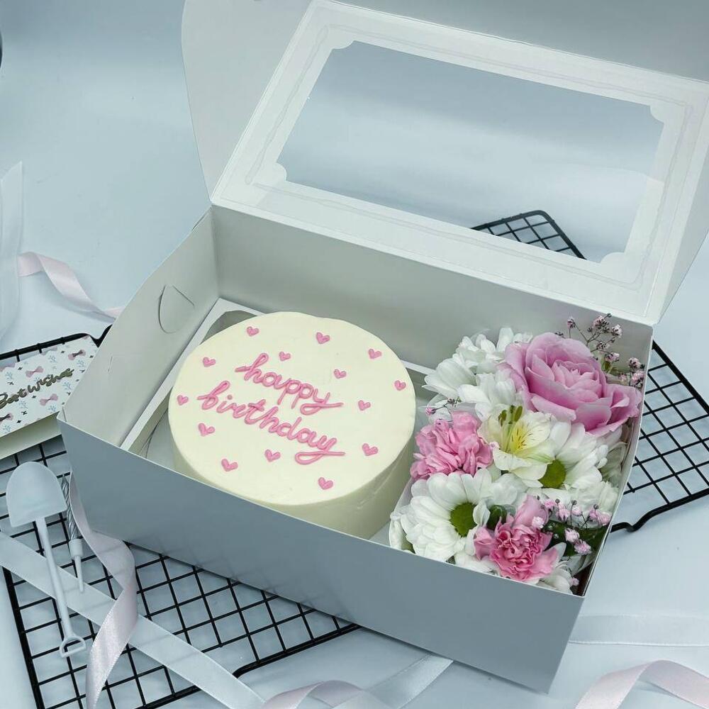 Бенто торт Happy Birthday с розовыми сердечками и Букетик цветов на День рождения