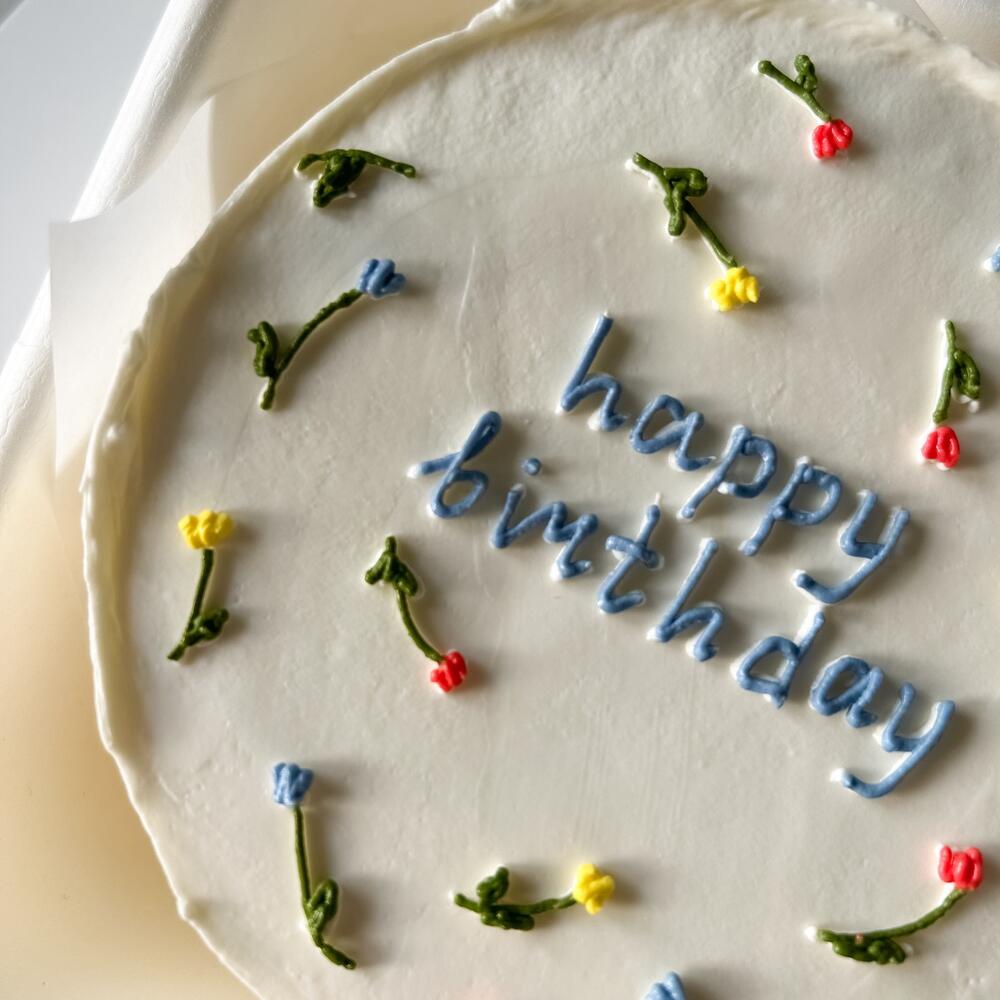 Бенто торт happy birthday с цветами