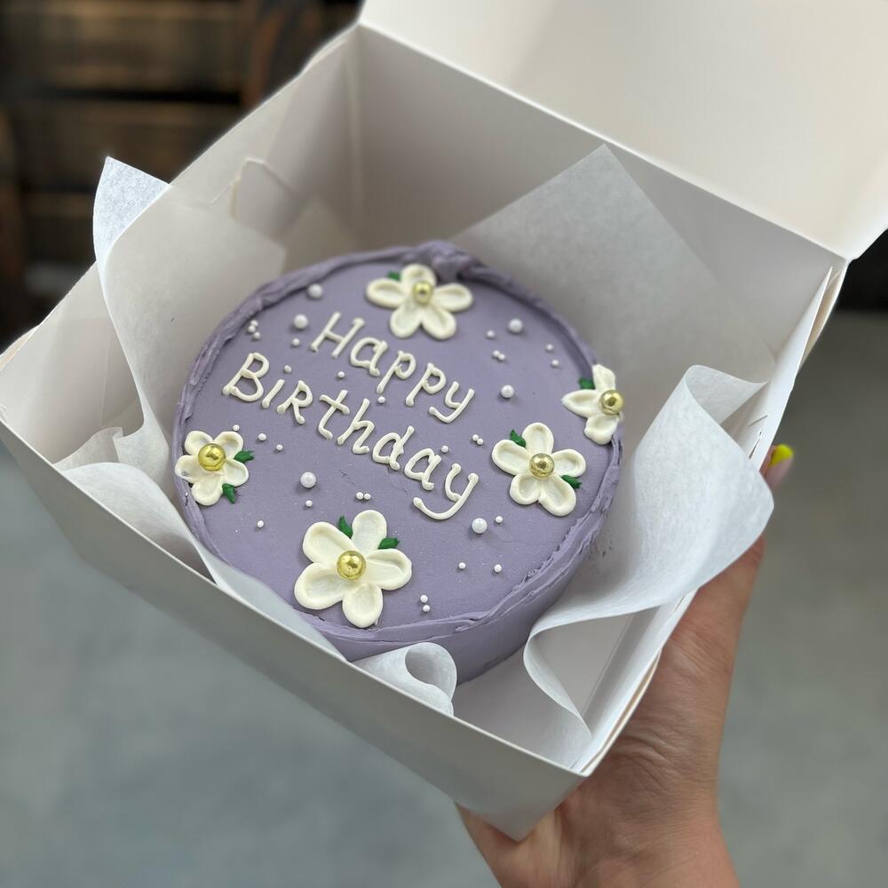 Бенто торт happy birthday с цветочками