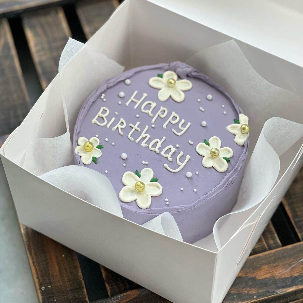 Бенто торт happy birthday с цветочками