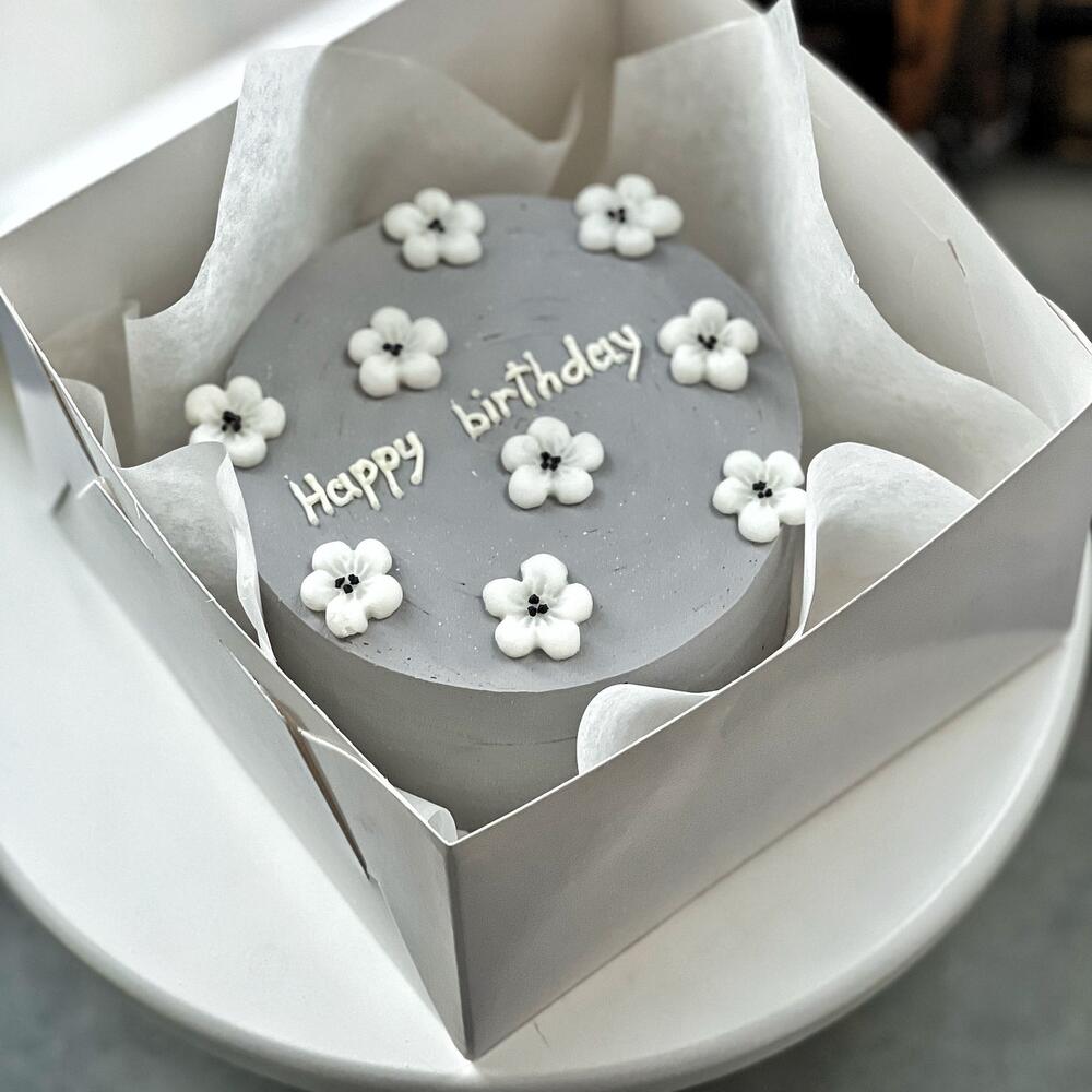 Бенто торт happy birthday серый