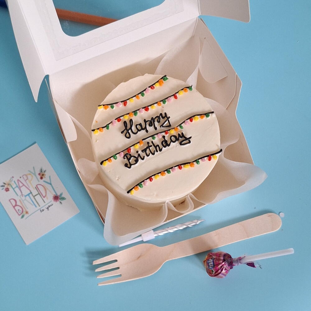 Бенто-торт Happy Birthday в стиле Очень странные дела