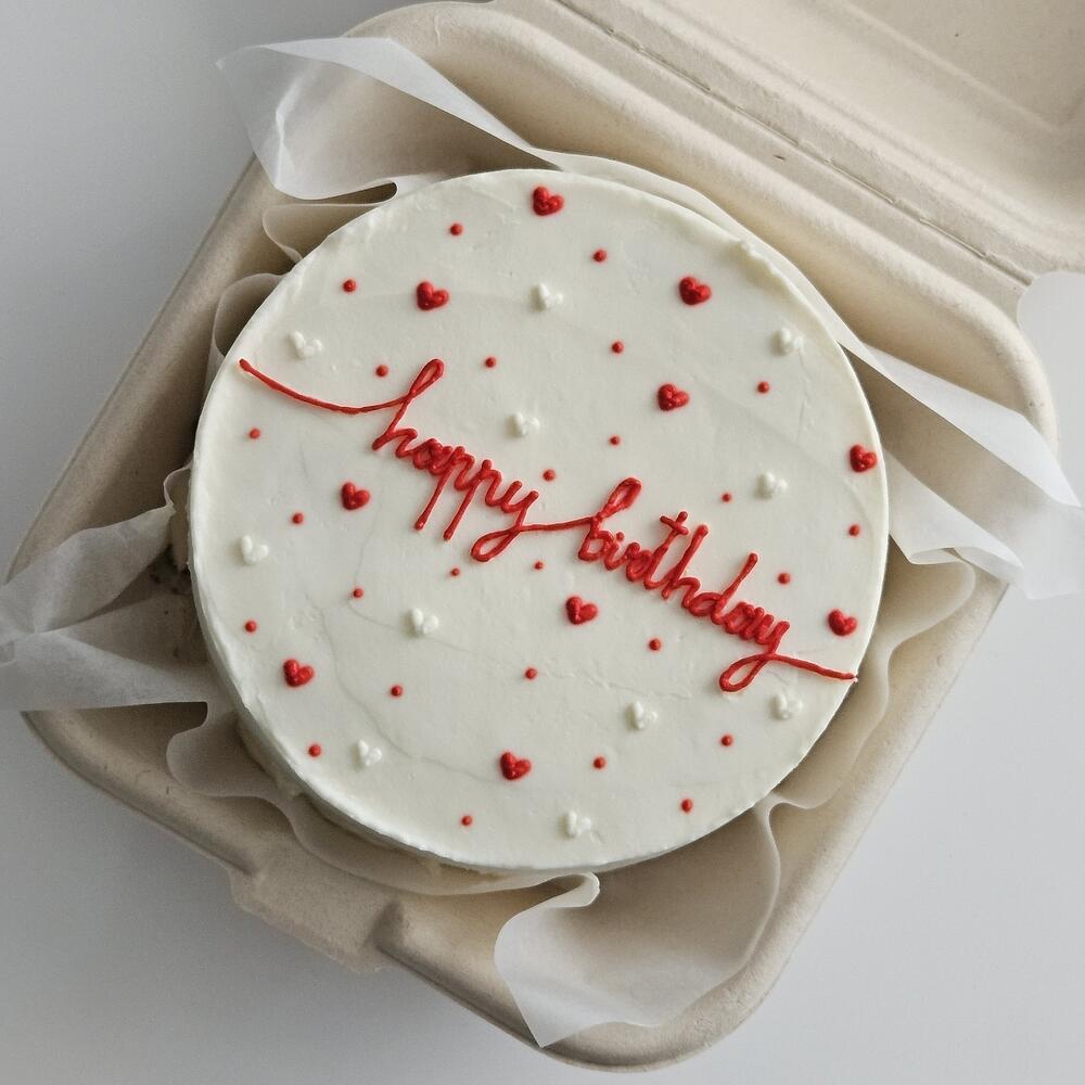 Бенто торт happy bithday с днем рождения с сердечками