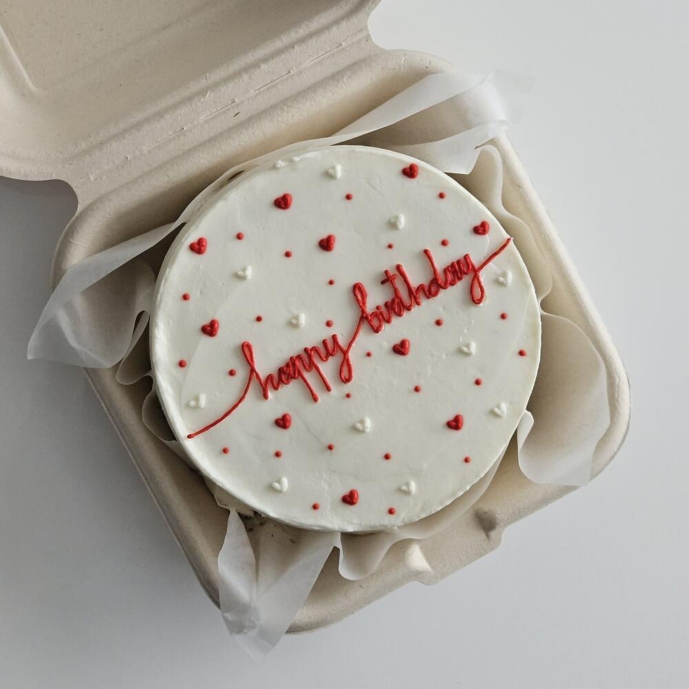 Бенто торт happy bithday с днем рождения с сердечками