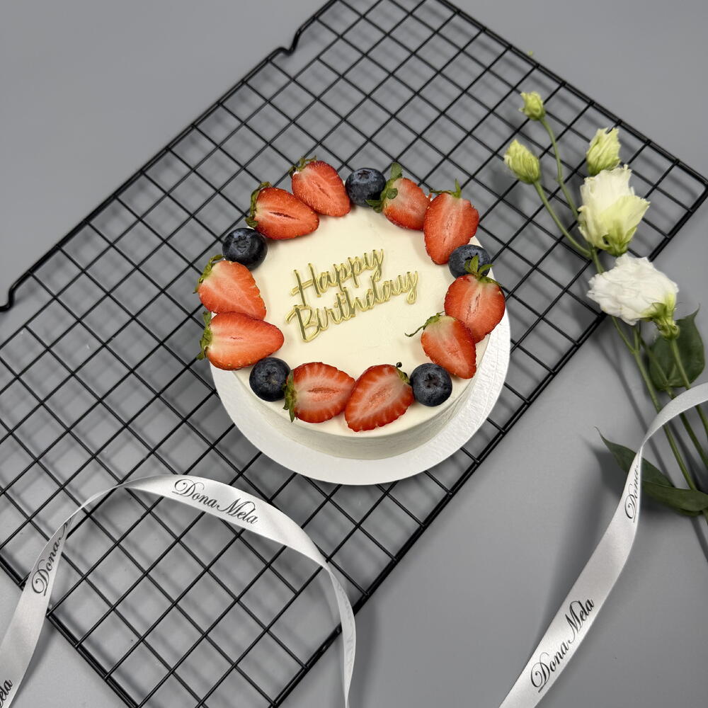 Бенто торт HB с топпером с клубникой и голубикой по кругу