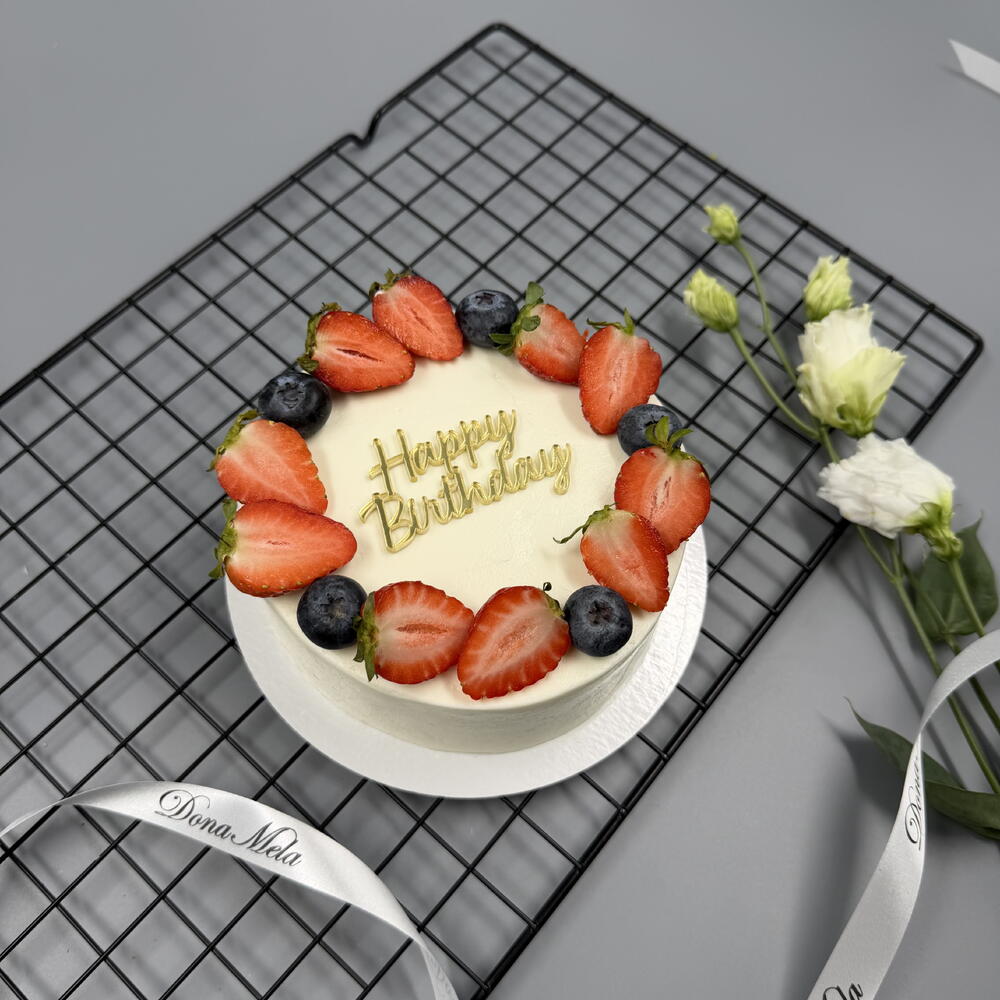 Бенто торт HB с топпером с клубникой и голубикой по кругу