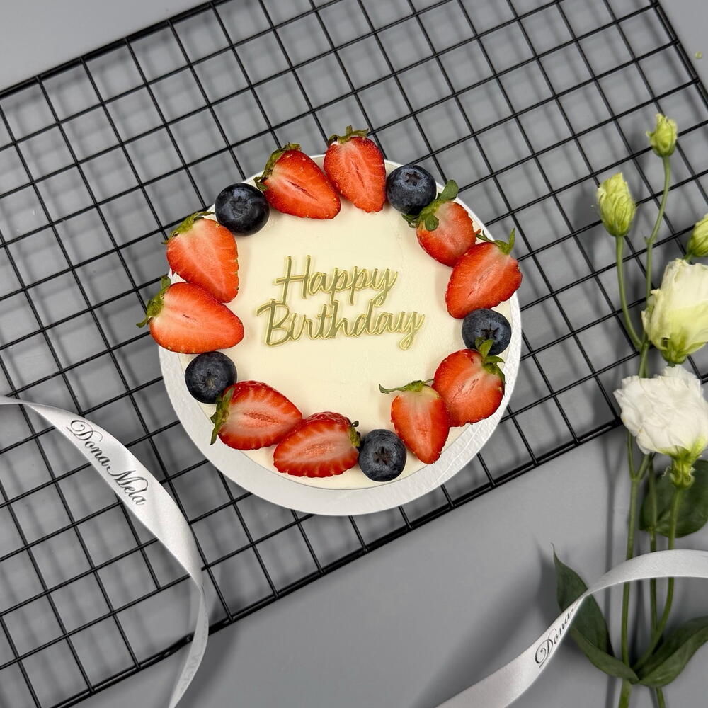 Бенто торт HB с топпером с клубникой и голубикой по кругу