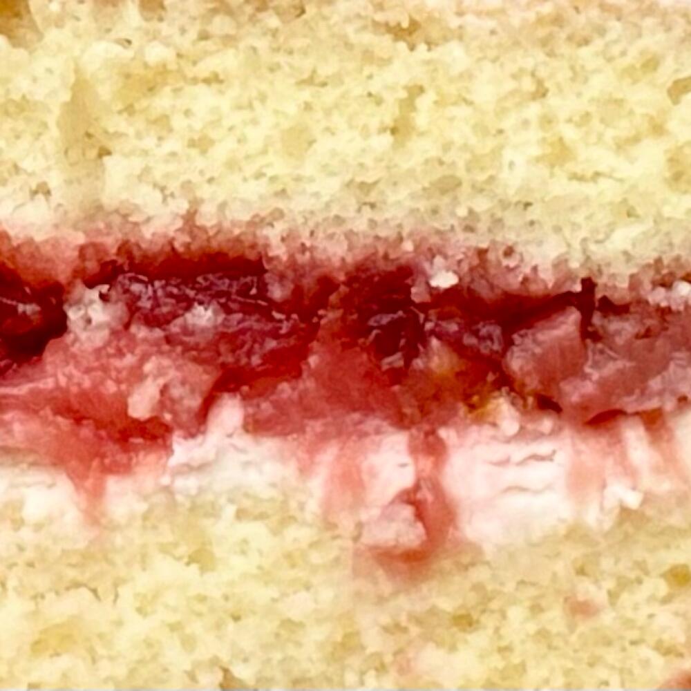 Бенто-торт «hbd» с сердечками