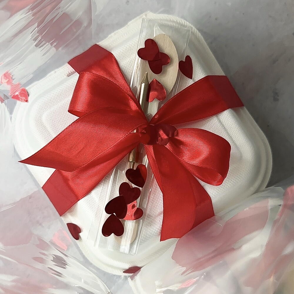 Бенто-торт хрустит безе, а не колени