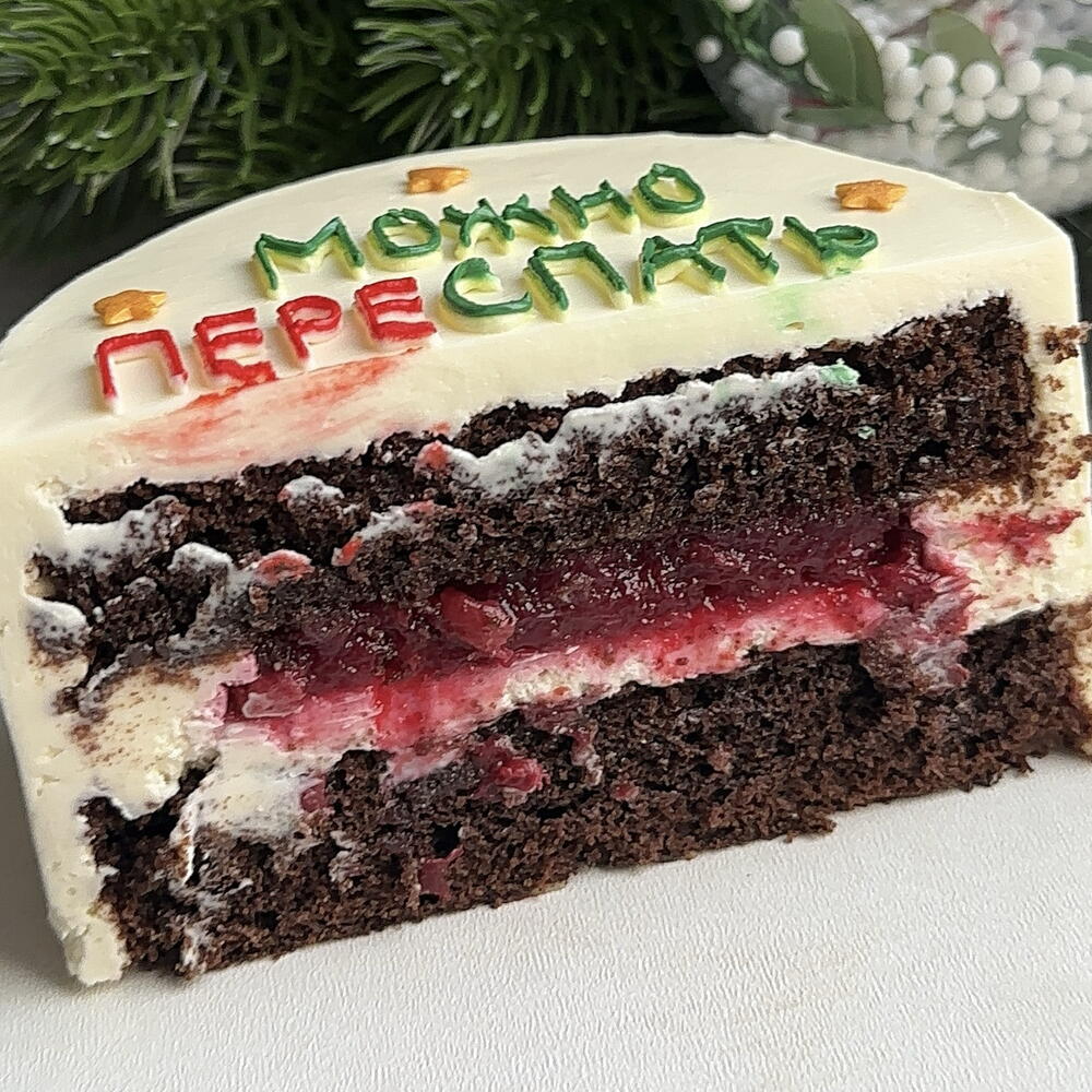 Бенто-торт хрустит безе, а не колени