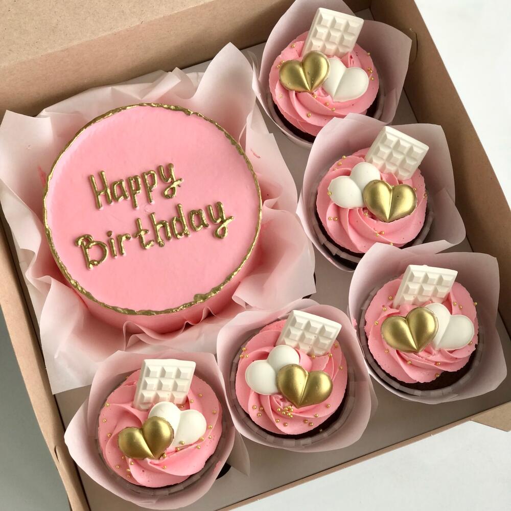 Бенто торт и капкейки для девушки на День Рождения