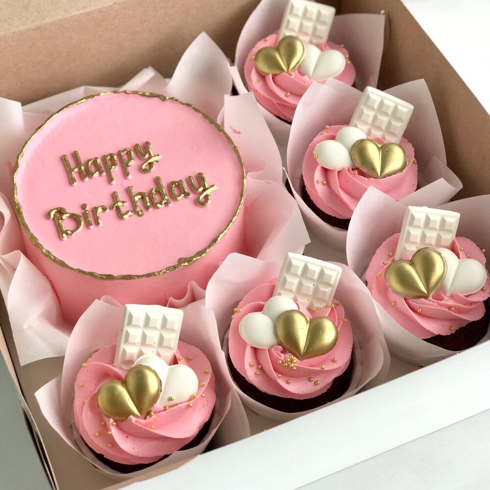 Бенто торт и капкейки для девушки на День Рождения