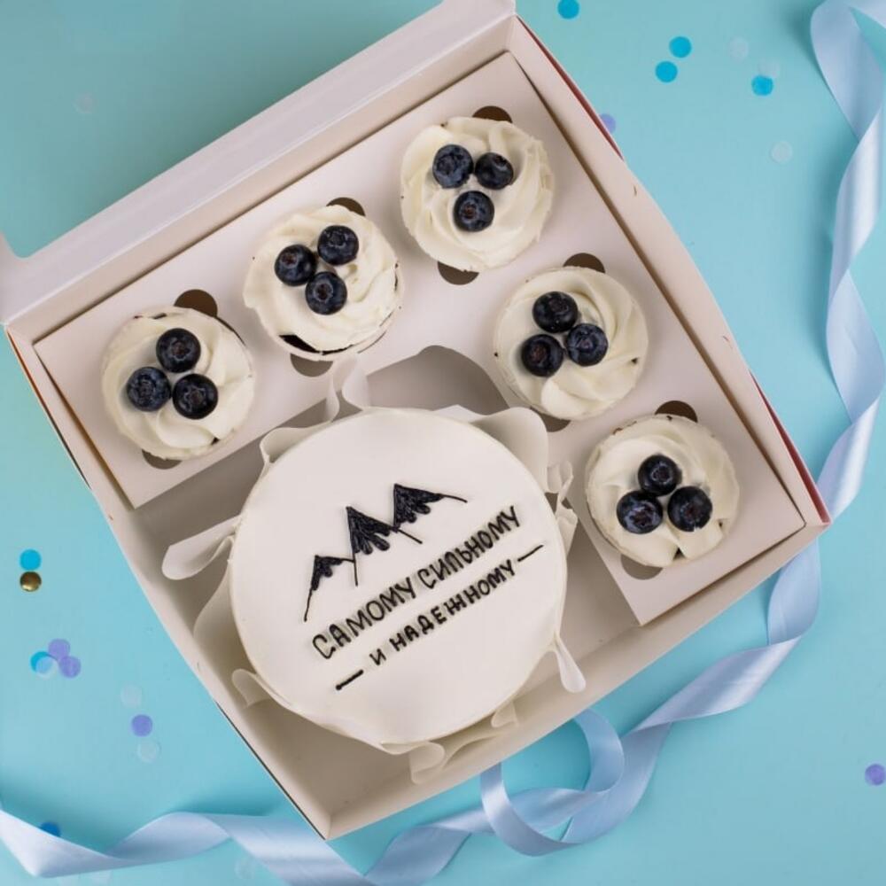 Бенто-торт и капкейки Самому сильному и надежному