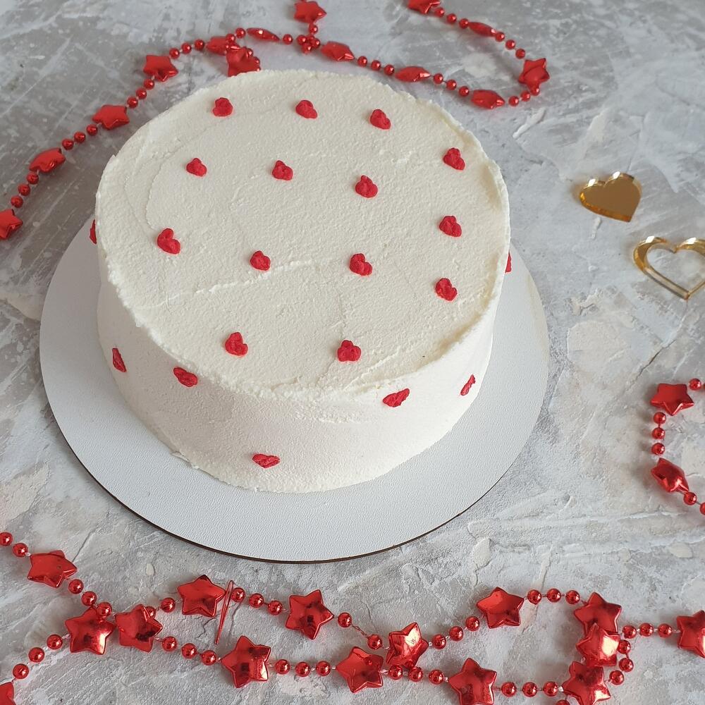 Бенто торт карамельный с сердечками