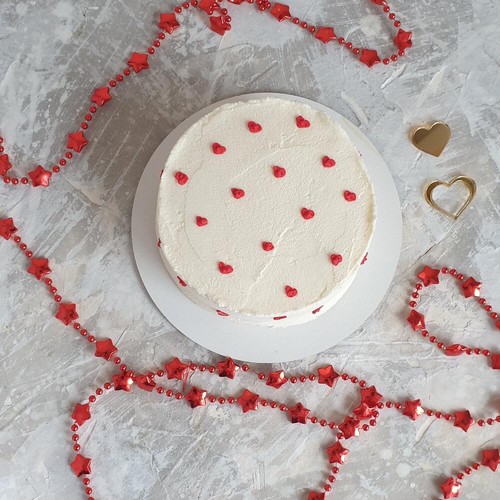 Бенто торт карамельный с сердечками