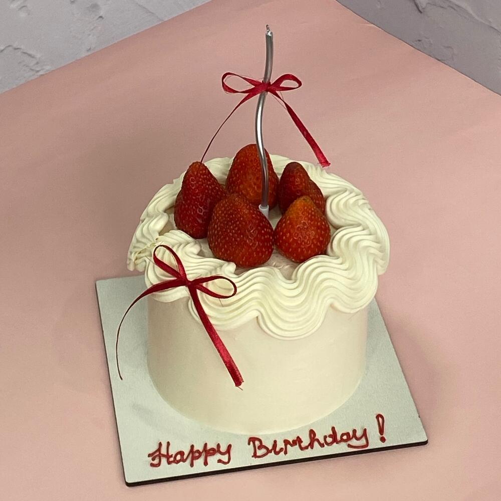 Бенто торт «Клубничка» со свечкой на день рождения,на любой праздник