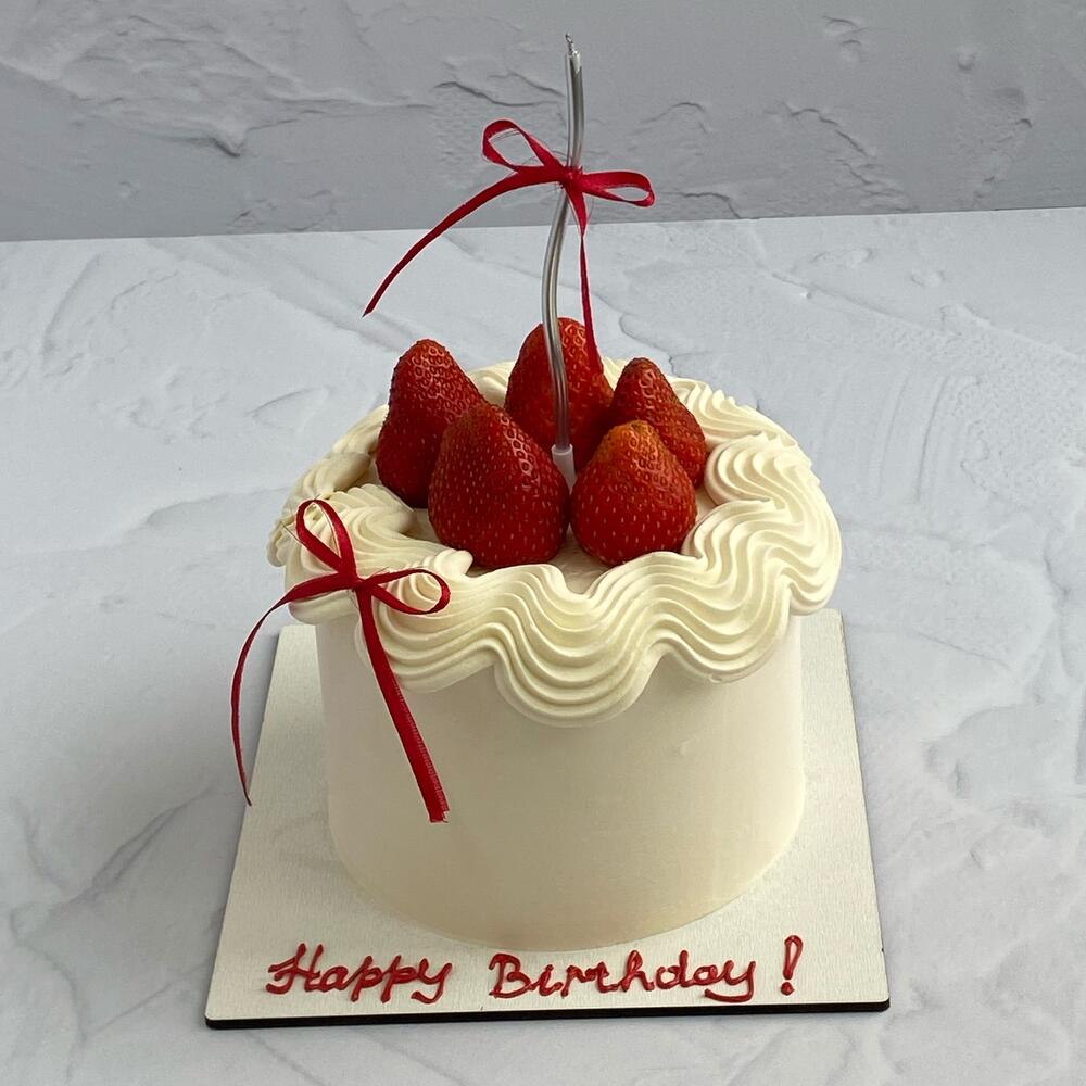 Бенто торт «Клубничка» со свечкой на день рождения,на любой праздник