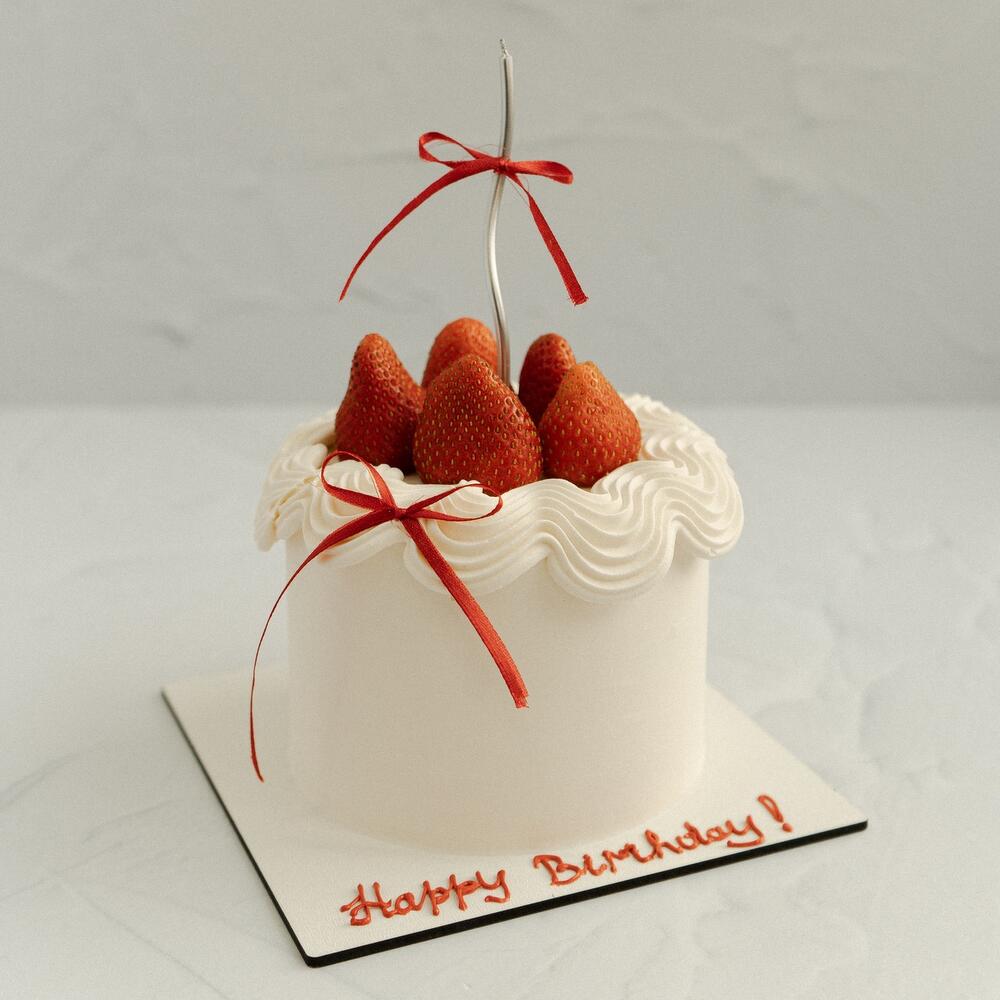 Бенто торт «Клубничка» со свечкой на день рождения,на любой праздник