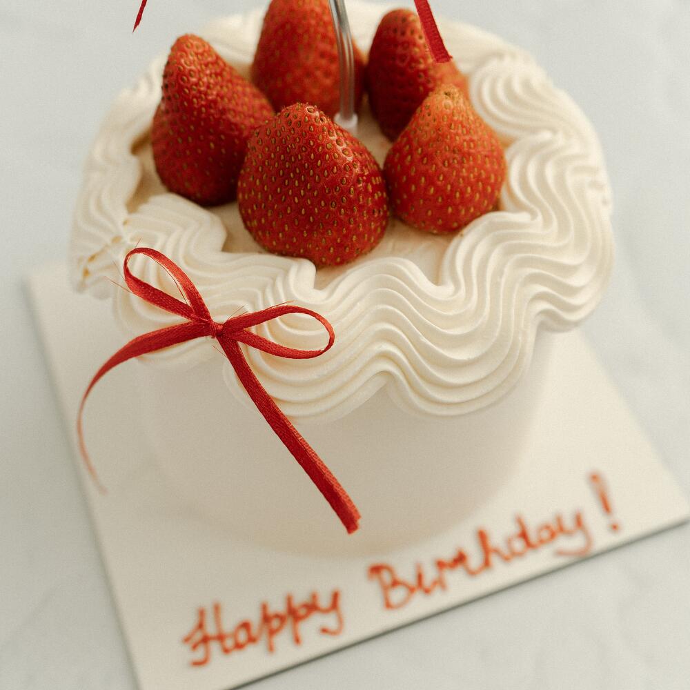 Бенто торт «Клубничка» со свечкой на день рождения,на любой праздник