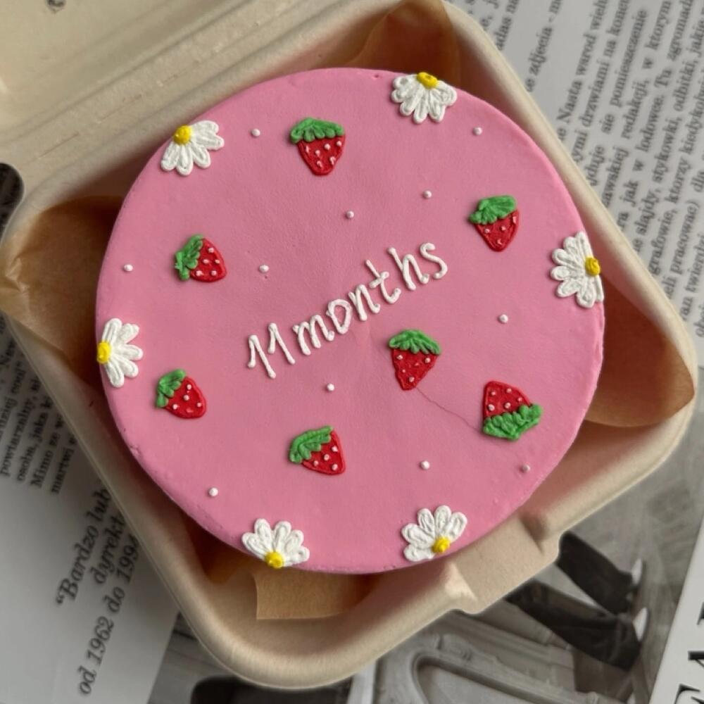 Бенто торт клубнички