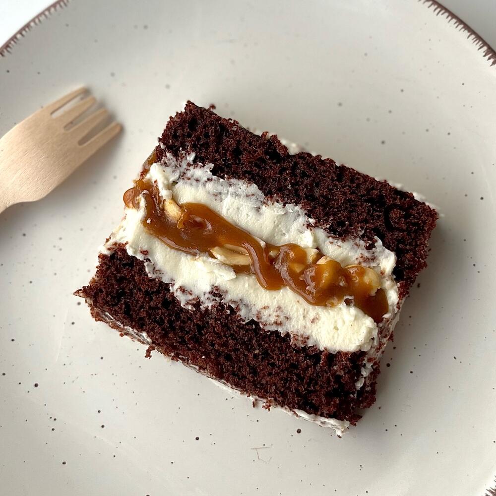 Бенто торт «Королевы рождаются в феврале » в подарок подруге, сестре, жене