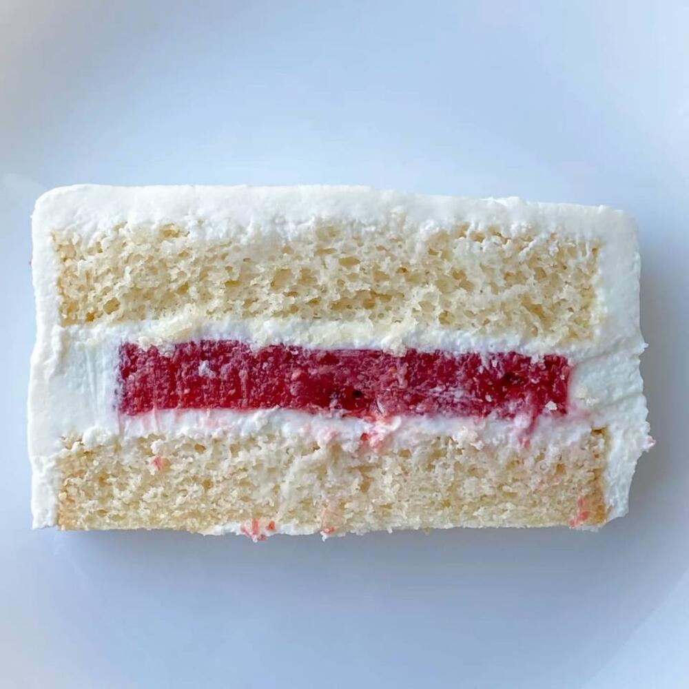 Бенто торт «Королевы рождаются в октябре»