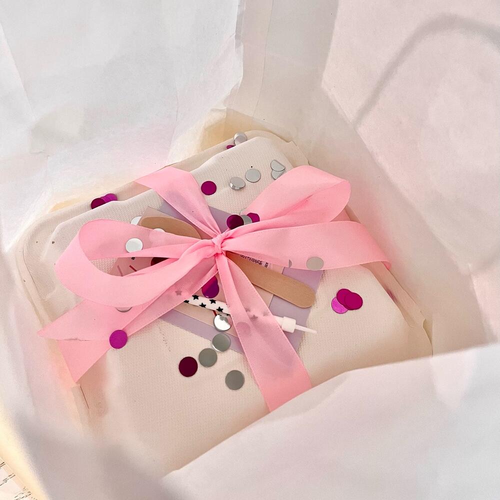 Бенто торт «королевы рождаются в октябре» на день рождения