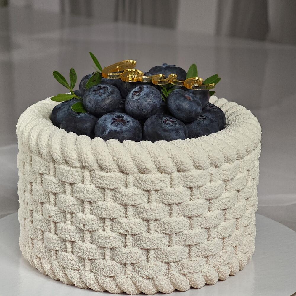 Бенто торт корзинка в подарок маме, сестре, бабушке, подруге (муссовый)