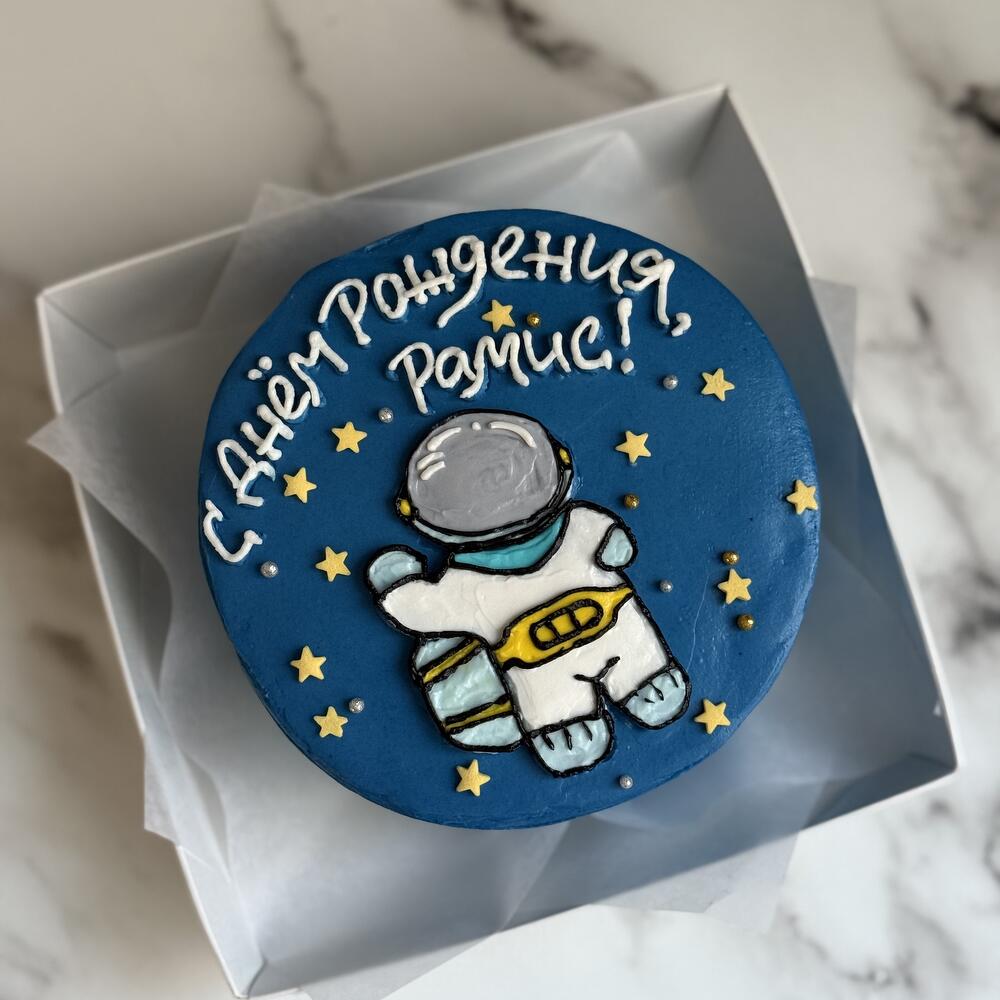 Бенто-торт космонавт