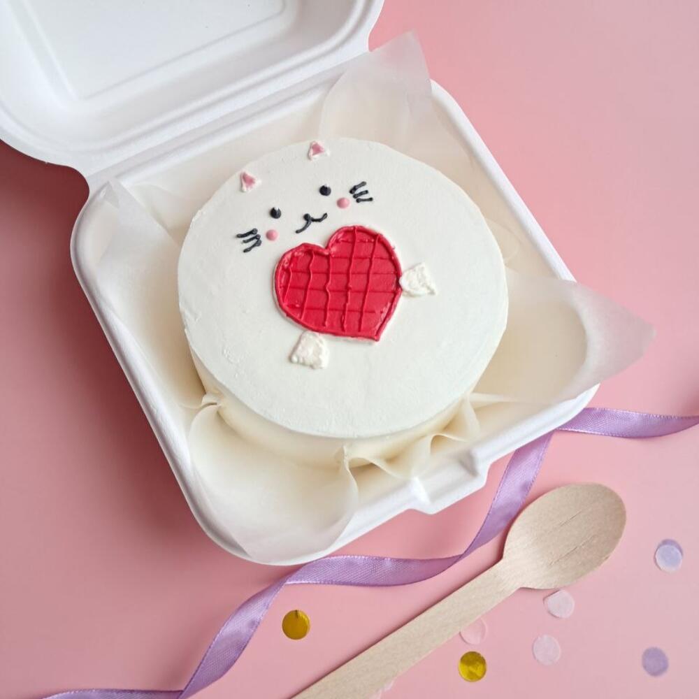 Бенто торт "Котик" к 8 марта Сникерс