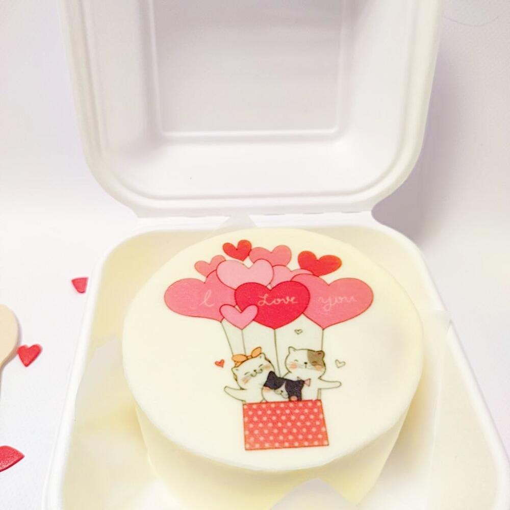 Бенто торт котята на воздушном шаре с сердечком