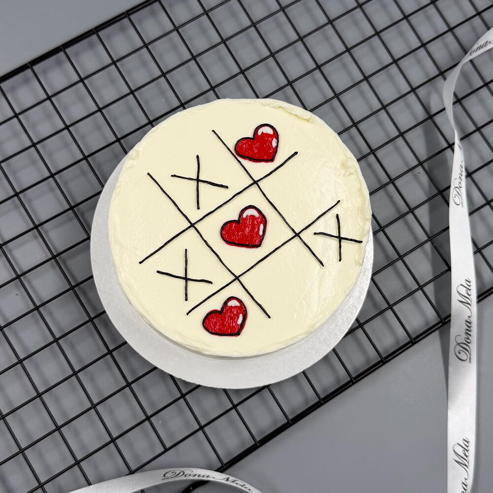 Бенто торт крестики - нолики - сердечки