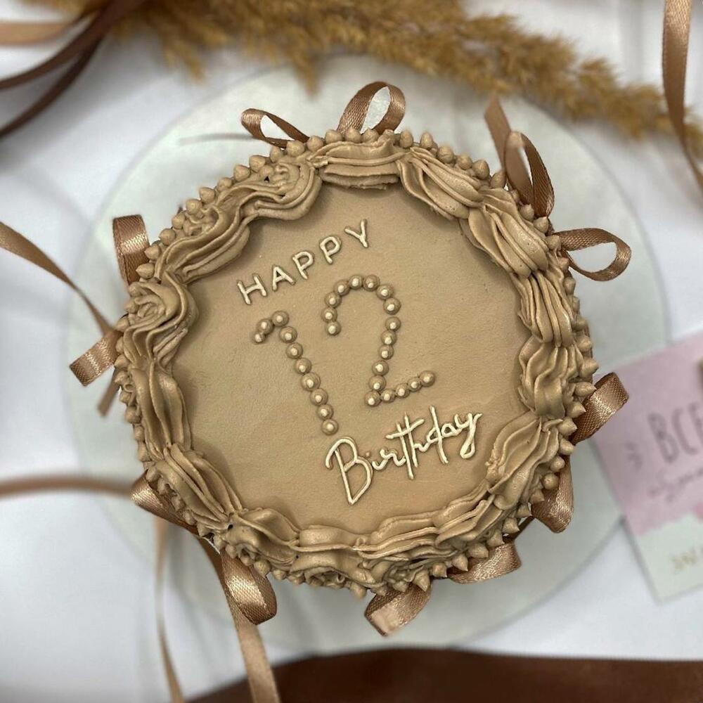 Бенто-торт Ламбет бежевый XL 700гр