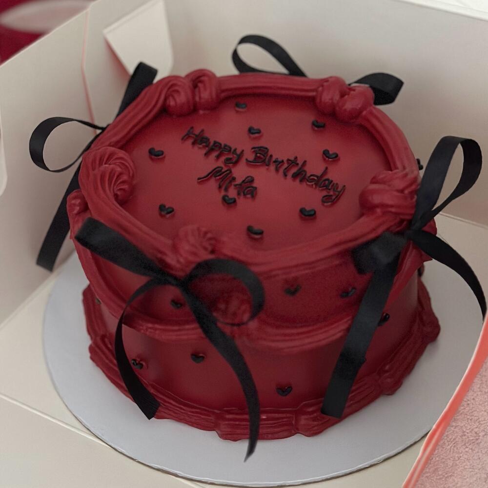 Бенто торт Ламбет бордовый на день рождения с бантиками