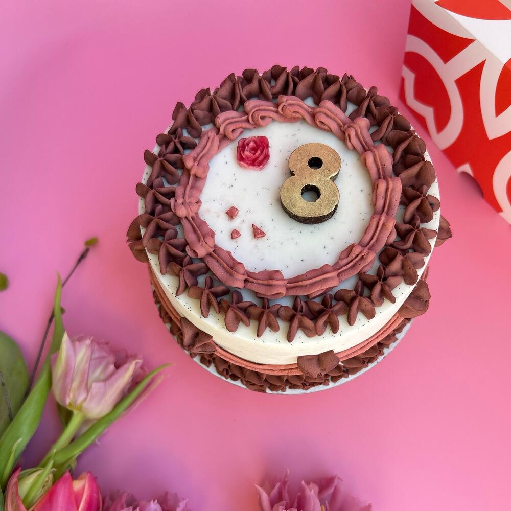 Бенто-торт «Ламбет» из мороженого для девушки