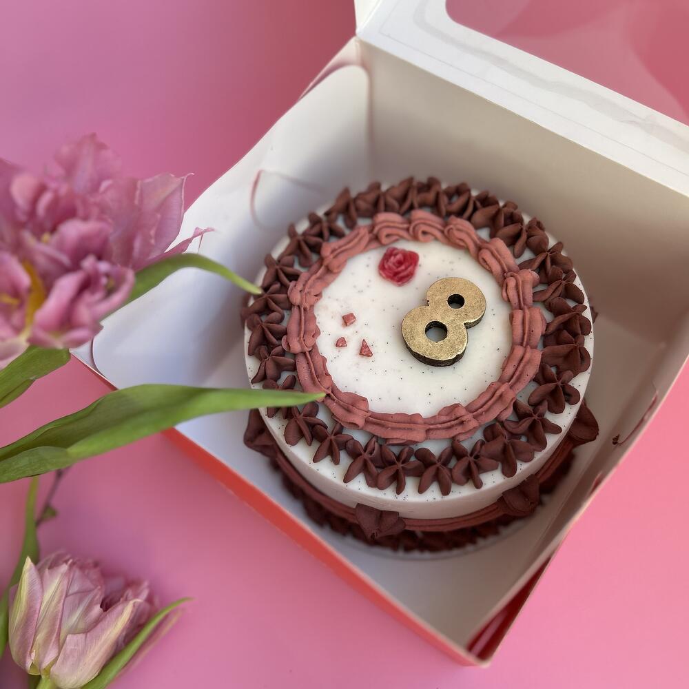 Бенто-торт «Ламбет» из мороженого для девушки